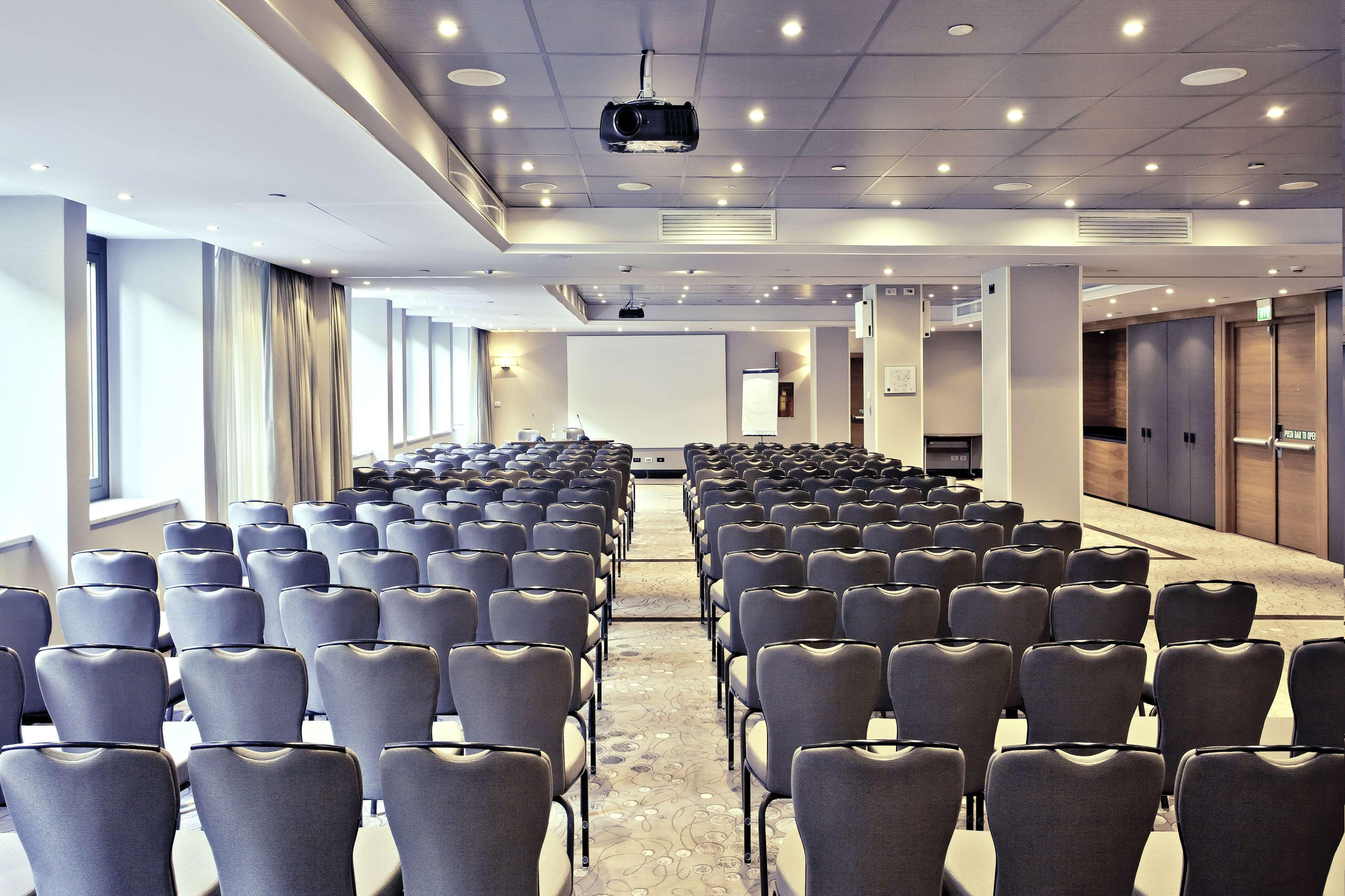 Hotel Hilton Milano Esterno foto