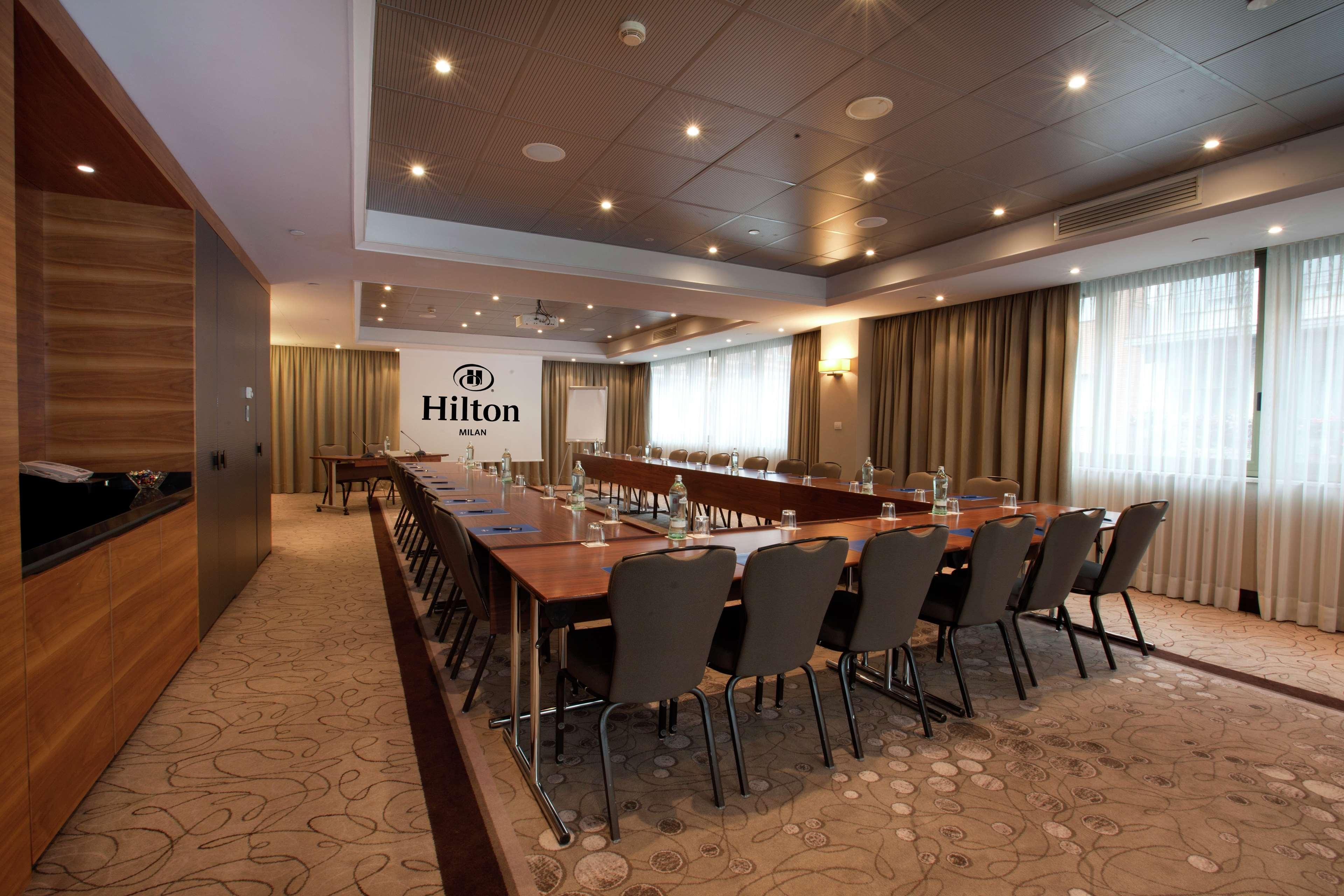 Hotel Hilton Milano Esterno foto