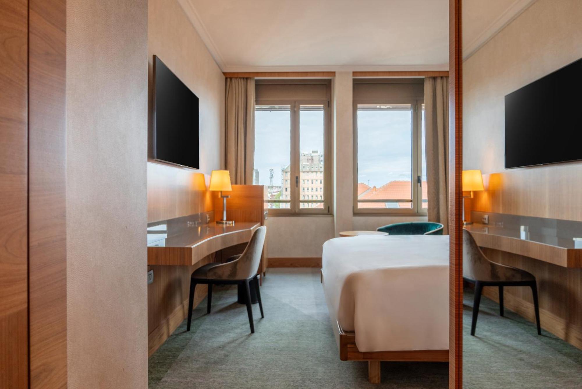 Hotel Hilton Milano Esterno foto