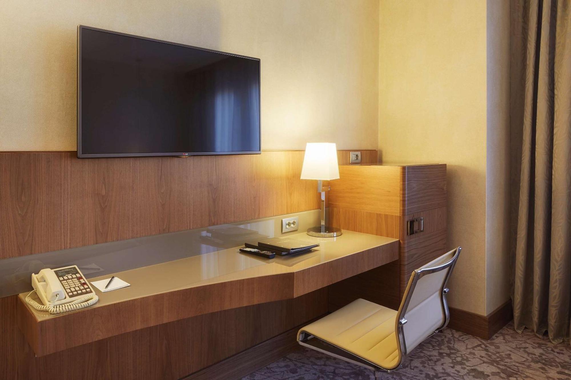 Hotel Hilton Milano Esterno foto