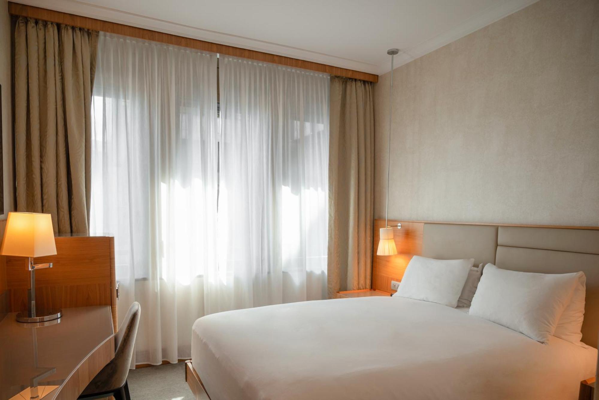 Hotel Hilton Milano Esterno foto