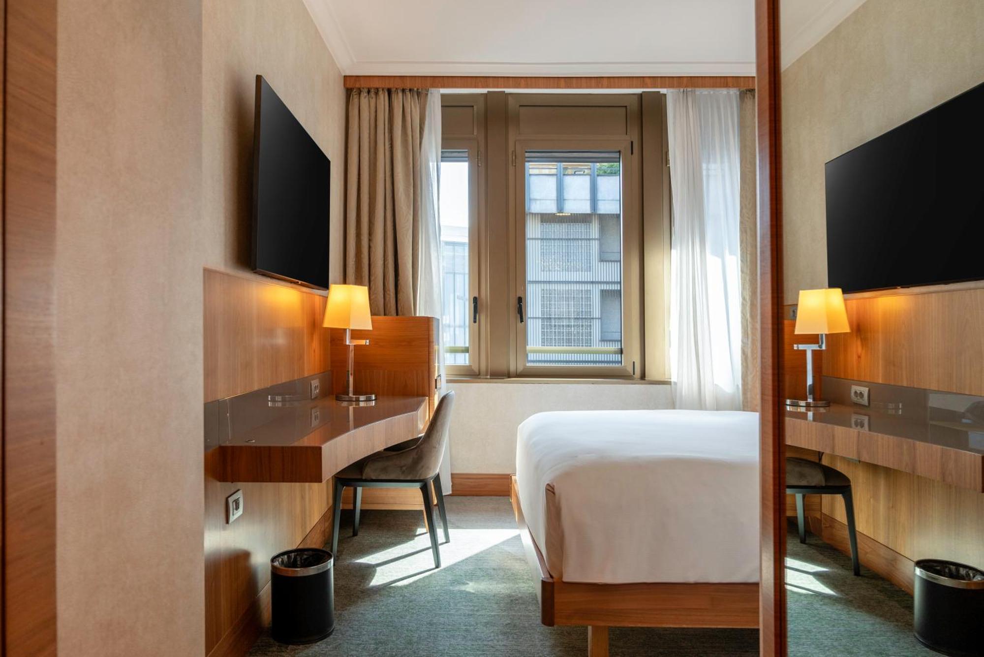 Hotel Hilton Milano Esterno foto