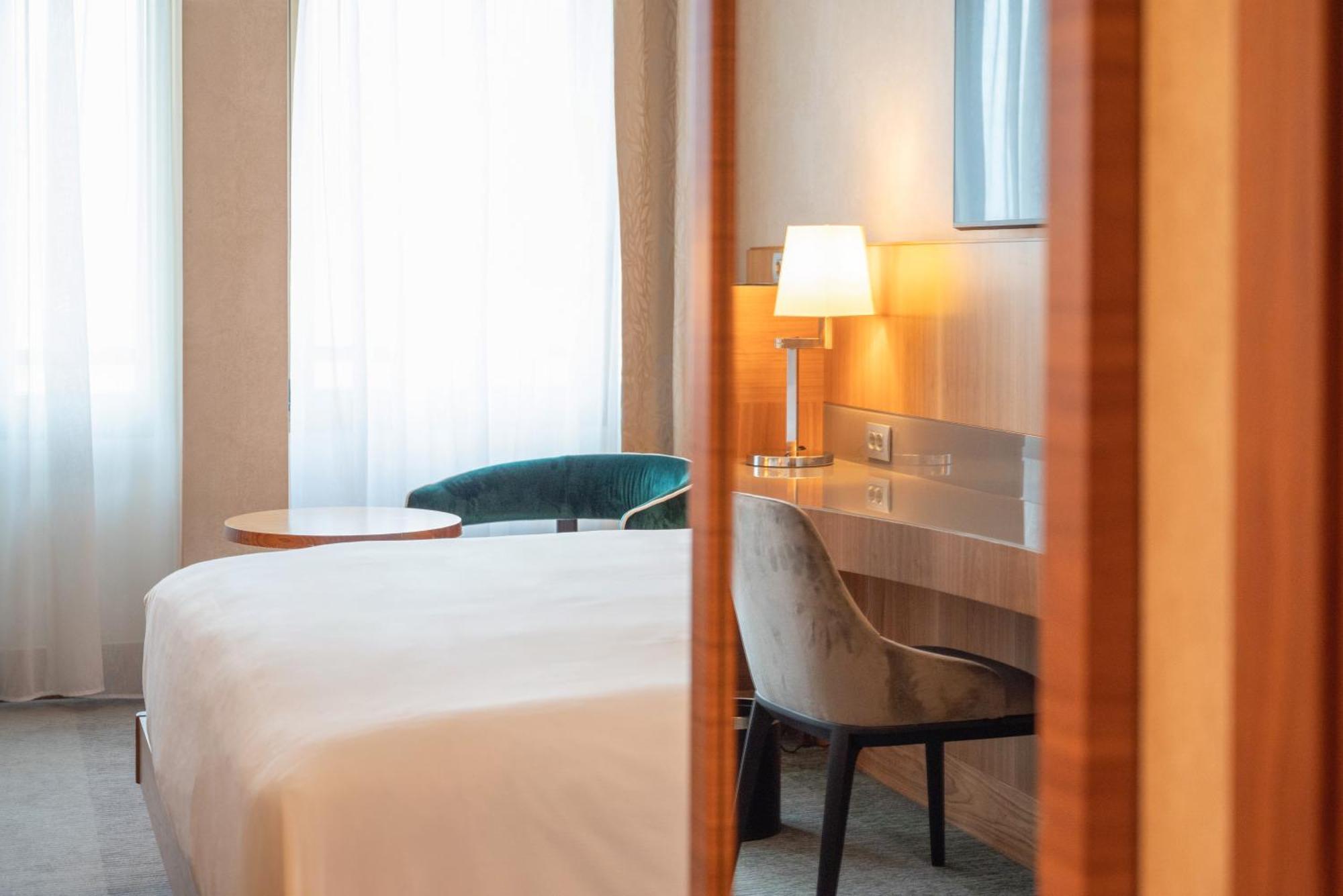 Hotel Hilton Milano Esterno foto